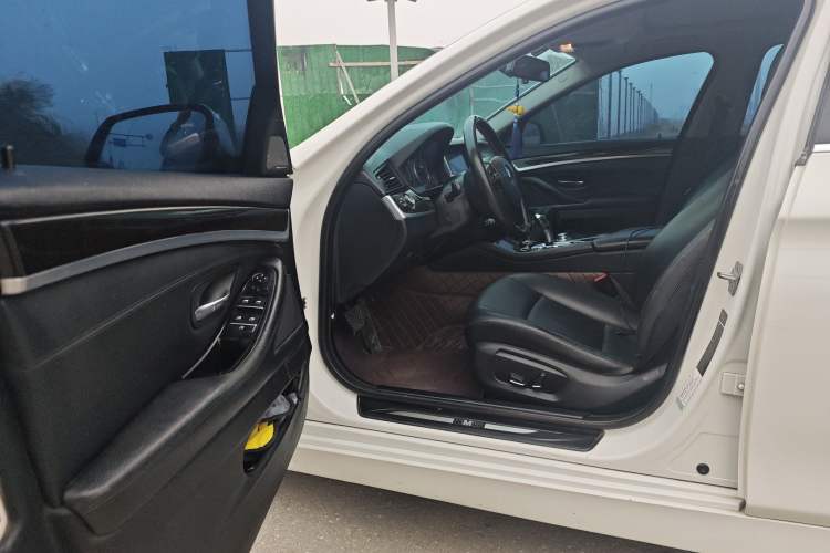 Used BMW 5 Series 2014 525Li Leading Model