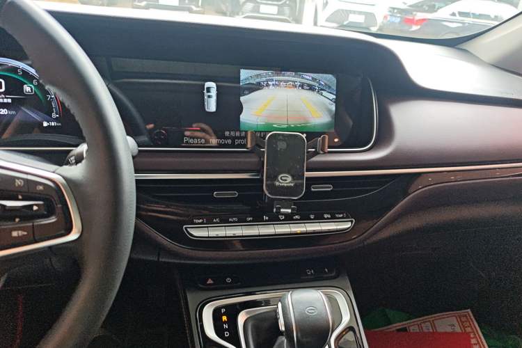 Used GAC Trumpchi M6 2021 270T DCT Prestige Edition (6-seater)
