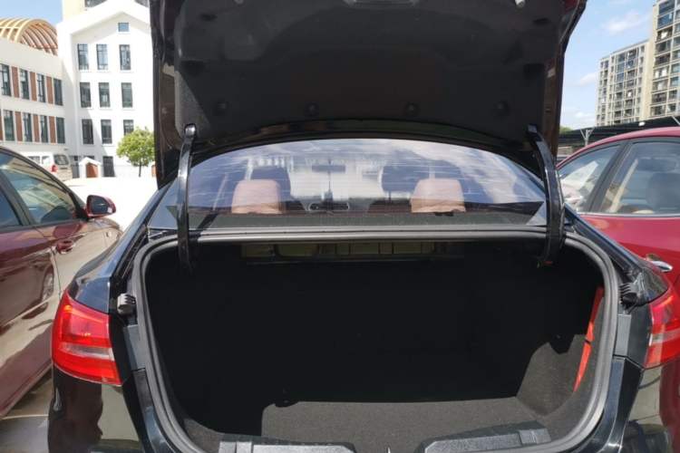 Used Ford Escort 2015 1.5L Manual Fashion Edition

