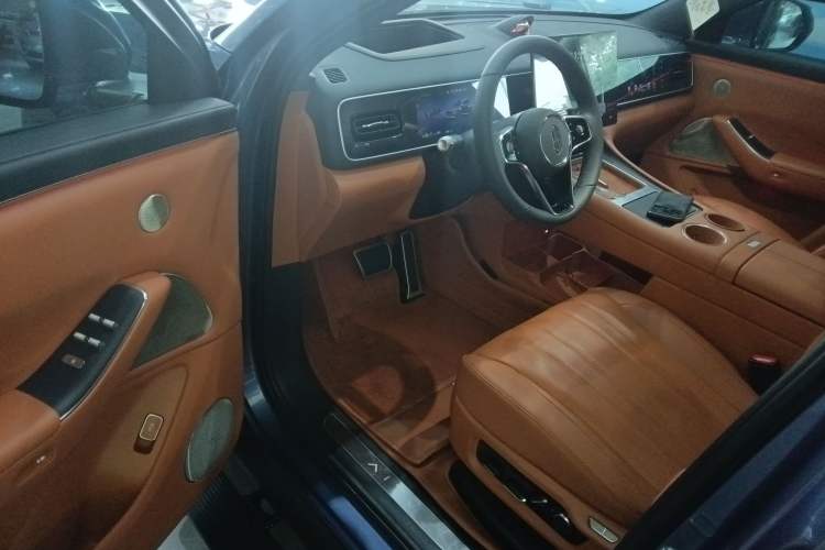 Used Hima AITO M7 2026 Model Range-Extending Ultra All-Wheel Drive 5-Seater Version Driver Seat