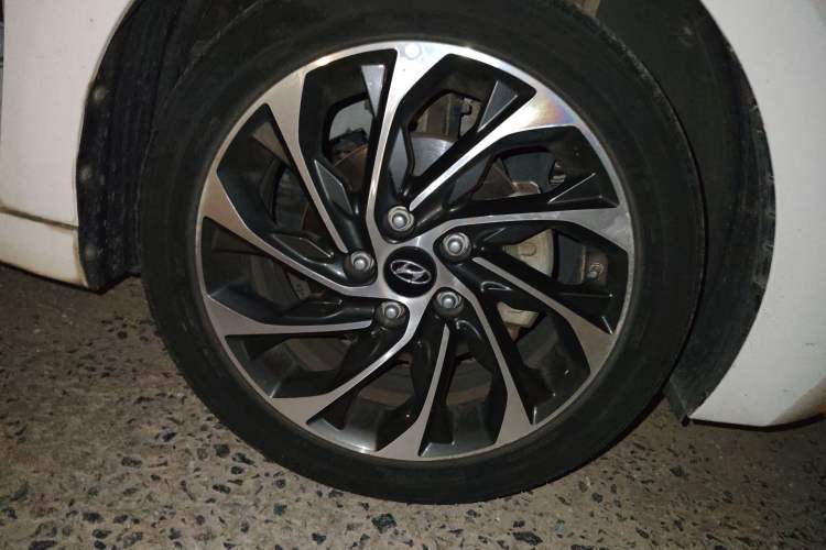 Used Hyundai Elantra (6th Generation / Lingdong) 2019 1.4T Dual-Clutch Xuan Dong · Dynamic Model Right Front Wheel Hub