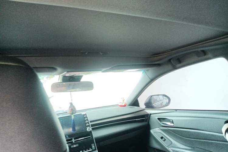 Used Toyota Avalon 2019 2.0L XLE Premium Edition China VI Headliner