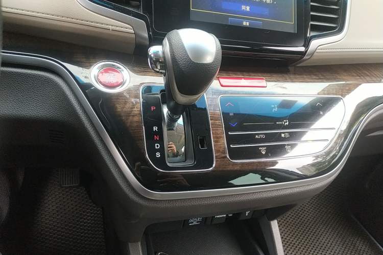 Used Honda Odyssey 2015 Revised 2.4L Luxury Edition