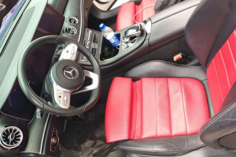 Used Mercedes-Benz E-Class 2018 E 200 4MATIC Convertible Coupe Driver Seat