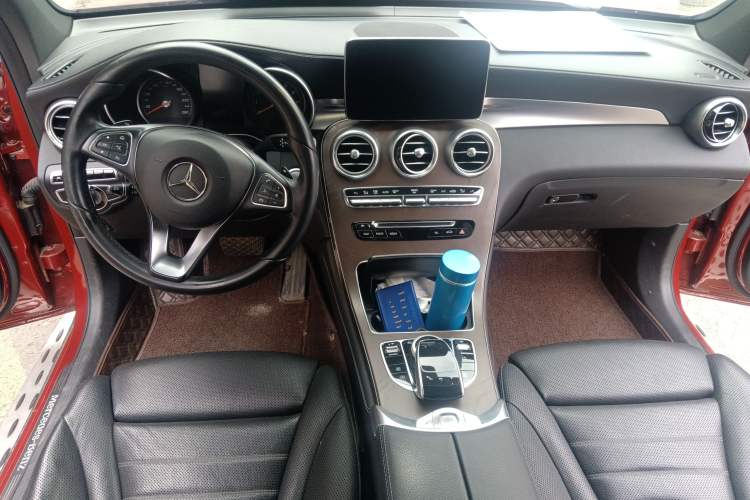 Used Mercedes-Benz GLC 2016 GLC 300 4MATIC Luxury Model
