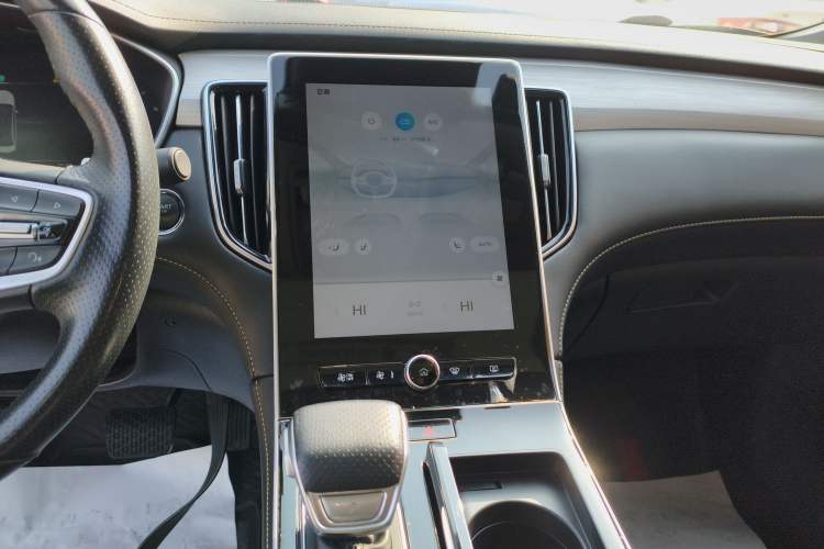 Used Roewe i6 MAX 2020 300TGI Automatic Supreme Edition with Cool Sunroof and Advanced Driving Features