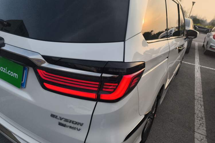Used Honda Elysion 2022 2.0L eHEV Luxury Edition