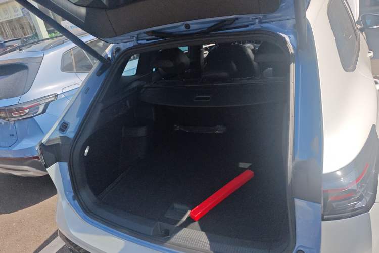 Used Volkswagen Tiguan L 2024 PRO 380TSI Four-Wheel Drive R-Line Prestige Edition Trunk