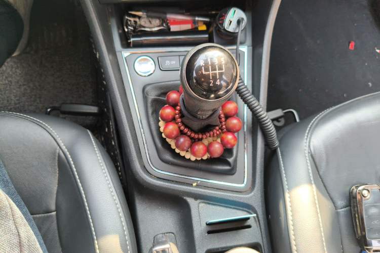 Used Volkswagen Lavida 2017 1.6L Manual Comfort Edition Gear Lever