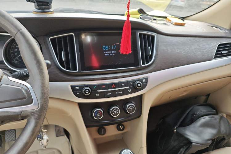 Used Baojun 730 2016 1.5L Manual Value Edition 7 Seats China V Emission Standard
