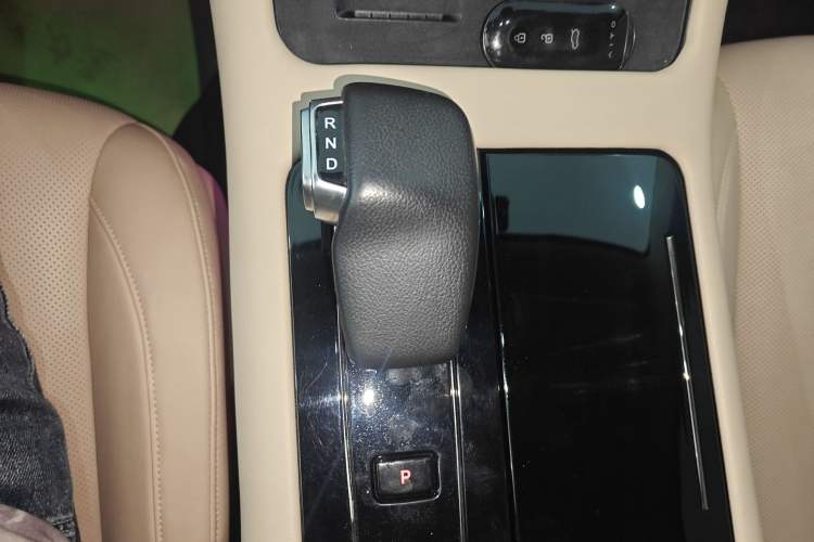 Used Hima AITO M7 2022 1.5T Rear-Drive Comfort Edition Gear Lever