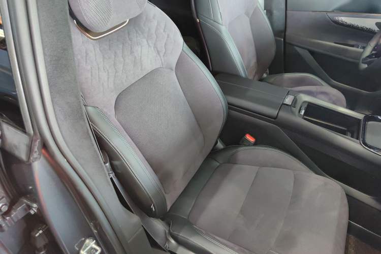 Used Lynk & Co 08 EM-P 2023 220 km Limited-Time Edition
