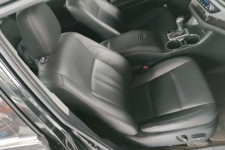 Used Toyota Highlander 2018 2.0T Four-Wheel Drive Luxury Version 7 Seats China VI Standard