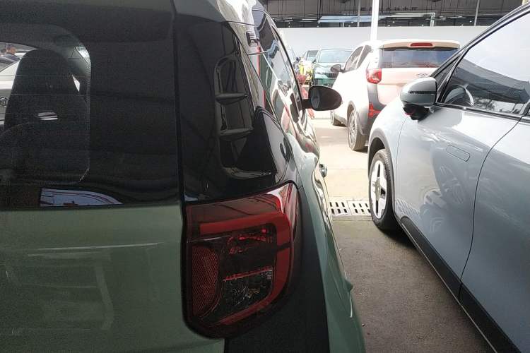 Used Chery Little Ant 2022 Sweet Pink Edition Half-Sugar Version Lithium Iron Phosphate 29.2 kWh 30 kW 301 km