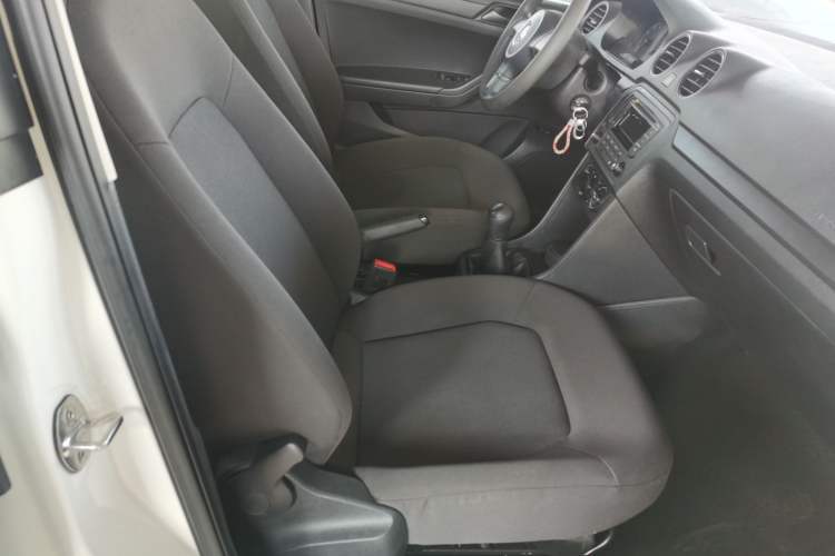 Used Volkswagen Jetta 2015 Value Edition 1.6L Manual Fashionable Style
