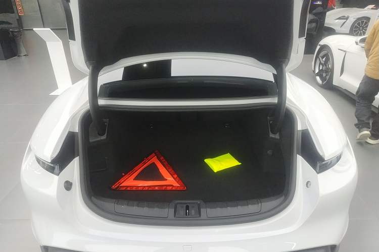 Used Porsche Taycan 2022-Year Updated Taycan
