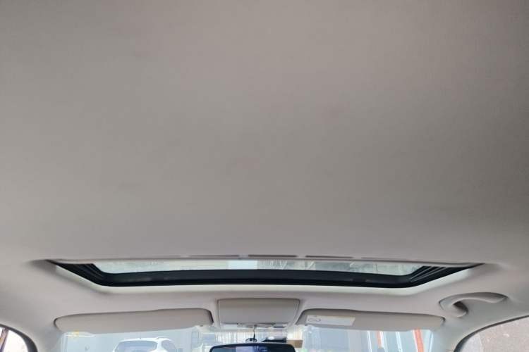 Used Volkswagen Gran Lavida 2015 1.6L Automatic Comfort Edition Headliner