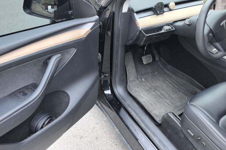 Used Tesla Model Y 2022 Rear-Wheel-Drive Version