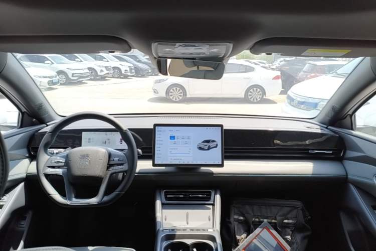 Used BYD Qin L 2025 EV 545KM Beyond Version Center Console