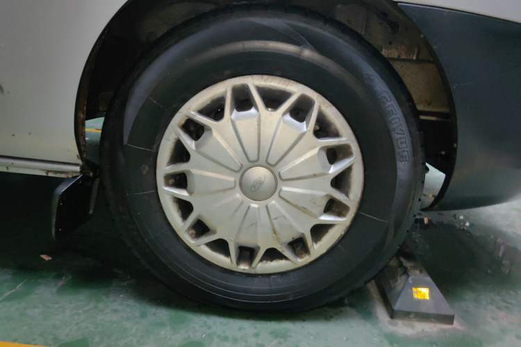 Used Ford Transit 2017 2.0T Diesel Multi-Purpose Commercial Vehicle Short Wheelbase Low Roof China V Standard
