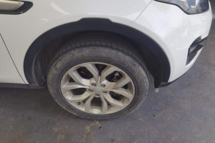 Used Land Rover Discovery Sport 2016 2.0T HSE Right Front Wheel Hub