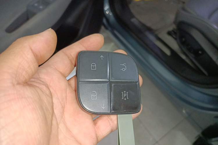 Used Lynk & Co 08 EM-P 2023 220km All-Wheel-Drive Performance Halo
