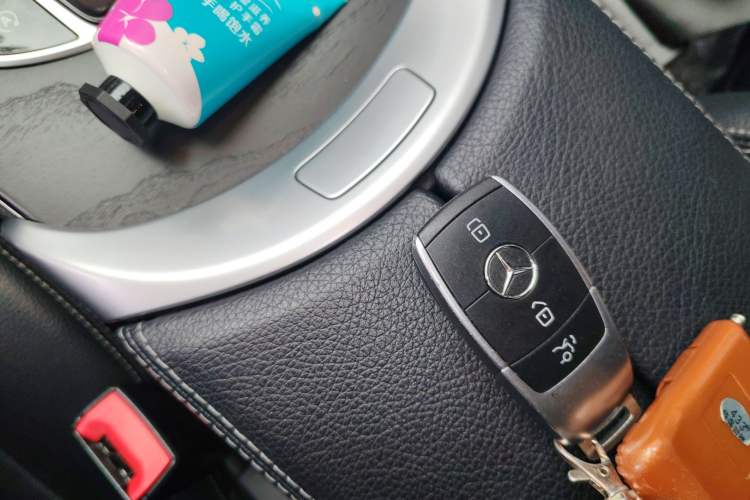 Used Mercedes-Benz C-Class 2019 C 180 L Fashion Edition Sport Version Vehicle Key