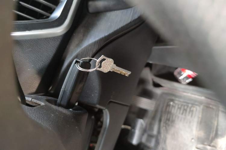 Used Chana Ruixing EM80 2024 Comfort-Style 6-Seater 41.86 kWh