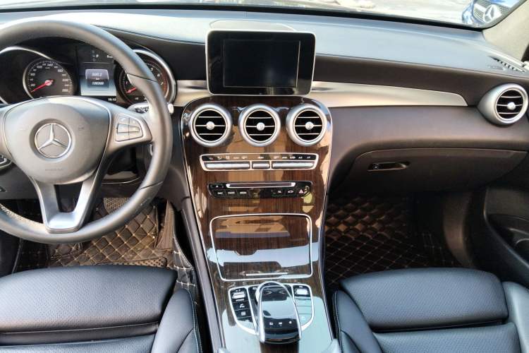 Used Mercedes-Benz GLC 2017 GLC 260 4MATIC Dynamic Edition
