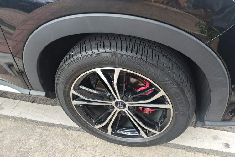 Used BYD Song PLUS 2020 1.5T Automatic Flagship Edition Right Front Wheel Hub