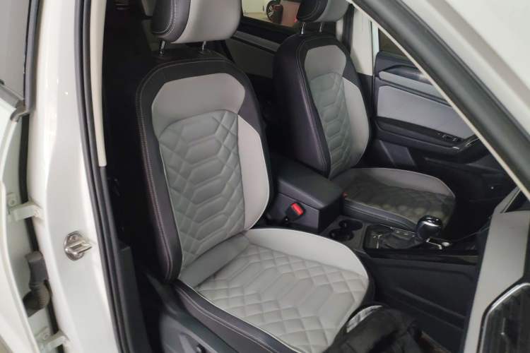 Used Volkswagen Tayron 2023 280TSI Two-Wheel-Drive Luxury Plus Advanced Version
