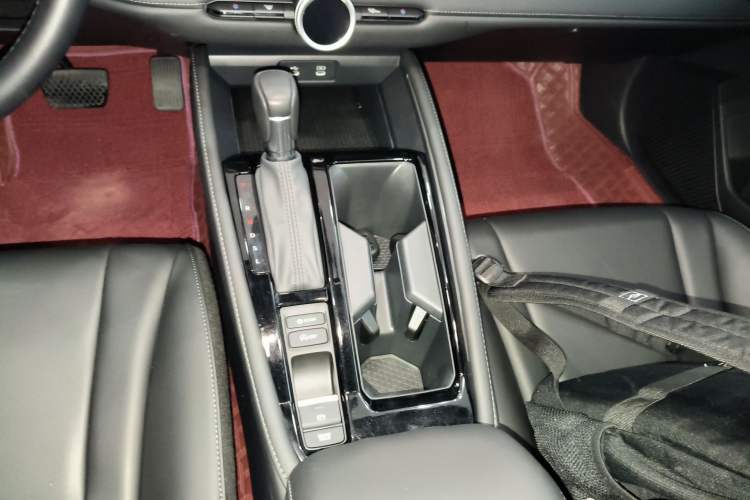 Used Honda Inspire 2023 260TURBO Deluxe Edition Gear Lever