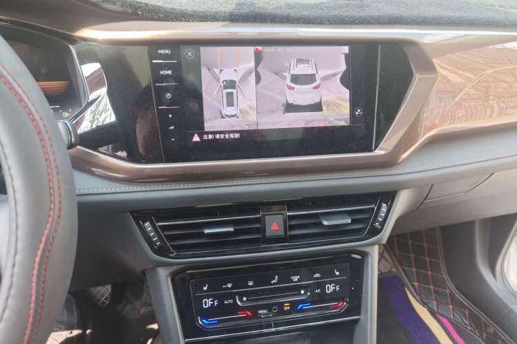 Used Volkswagen Tharu 2022 280TSI Two-Wheel-Drive Luxury Edition Audio And AC Panel