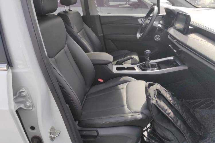 Used Wuling Jiachen 2022 1.5T Manual Comfort & Dynamic Version
