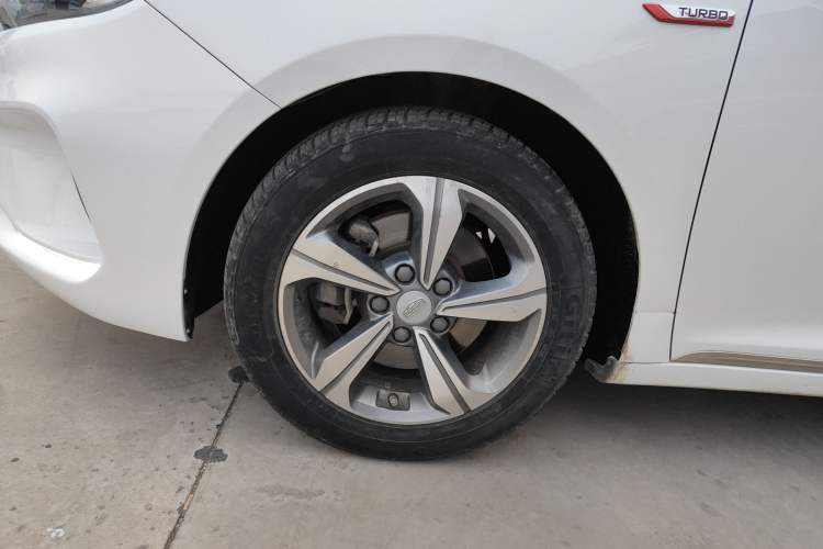 Used Geely Auto Emgrand GL 2018 1.4T Manual Elite Smart Connectivity Version Left Front Wheel Hub