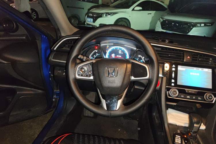 Used Honda Civic 2016 220TURBO CVT Luxury Edition
