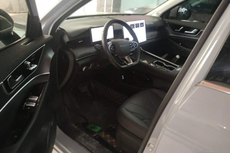 Used Chery Fengyun T9 2024 120 Long-Range Comfort Version 5 Seats Lithium Iron Phosphate Driver Seat