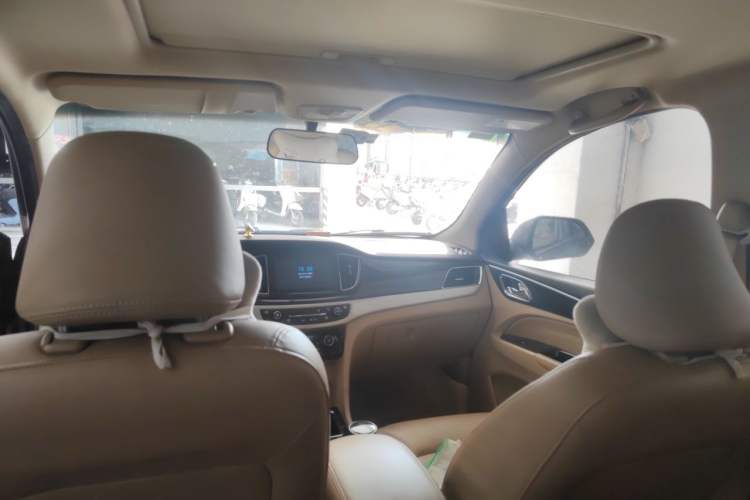 Used Baojun 730 2016 1.5T Manual Luxury Edition 7 Seats