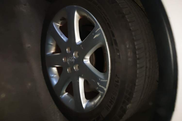 Used Buick Encore 2014 1.4T Automatic Two-Wheel Drive Urban Elite Model Right Front Wheel Hub