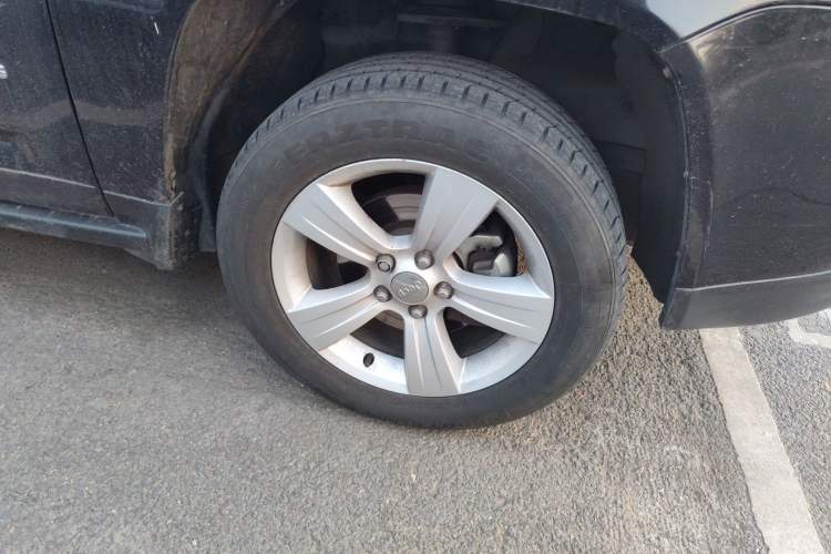 Used Jeep Compass 2013 2.4L four-wheel-drive sport version