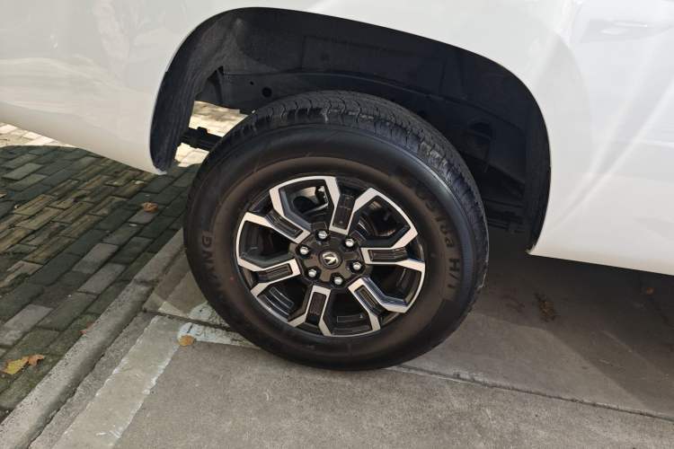 Used Changan Hunter 2024 Warrior Edition Luxury Model Dual-Motor All-Wheel Drive with Extra-Long Cargo Box
