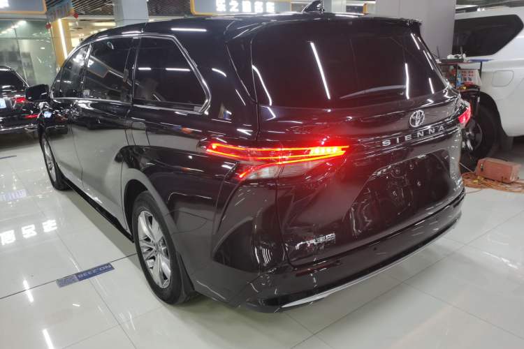 Used Toyota Sienna 2024 2.5L Hybrid Four-Wheel Drive Prestige Edition
