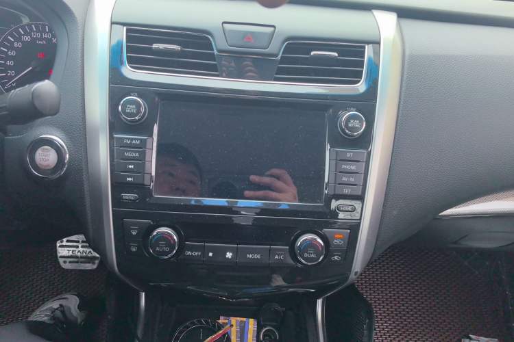 Used Nissan Teana 2013 2.0L XL Comfort Edition Audio And AC Panel