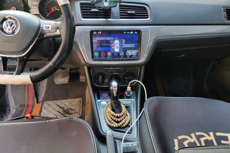 Used Volkswagen Lavida 2017 1.6L Automatic Comfort Edition Audio And AC Panel