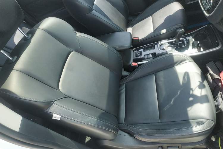 Used Mitsubishi Outlander 2019 2.0L Two-Wheel Drive Comfort Edition 5 Seats China V Standard
