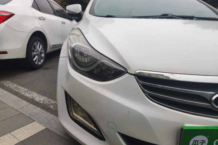 Used Hyundai Elantra (5th Generation / Langdong) 2015 1.6L Manual Leading Model Right Front Headlight