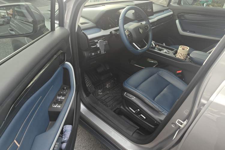 Used Livan 9 2023 470 km Founder Edition
