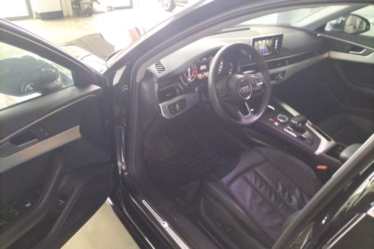 Used Audi A4L 2019 40 TFSI Fashion Version China V