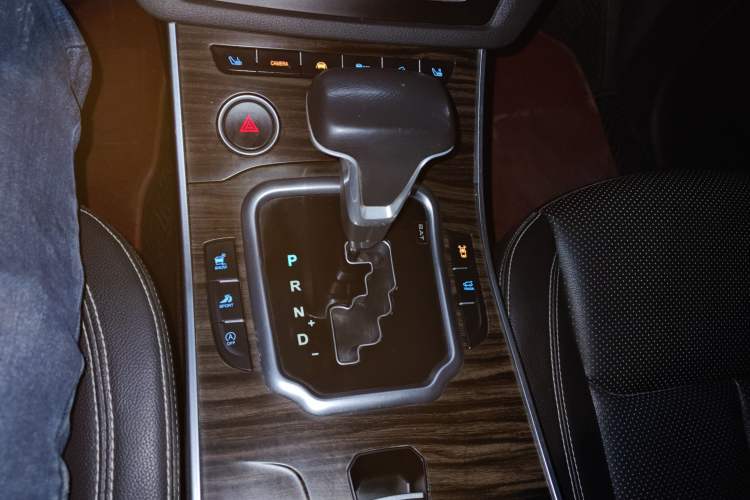 Used Land X7 2018 Geely Xingyue 1.5T Panoramic Supreme Model Gear Lever