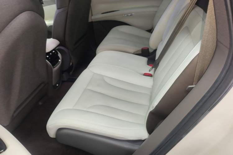 Used IM LS7 2023 90 kWh Elite Rear-Drive Version
